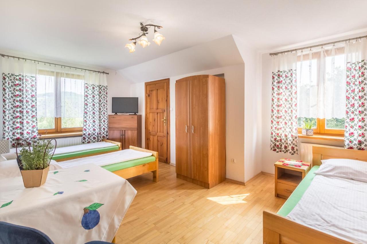 Wisniowy Gaj Villa Ujanowice Exteriör bild