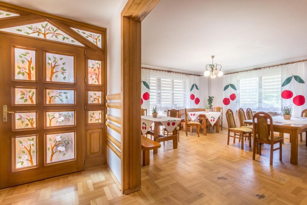 Wisniowy Gaj Villa Ujanowice Exteriör bild